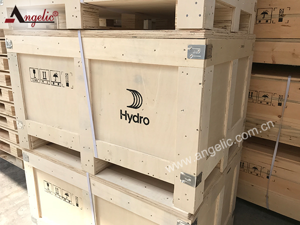 鋼邊箱是更加安全方便的木箱包裝